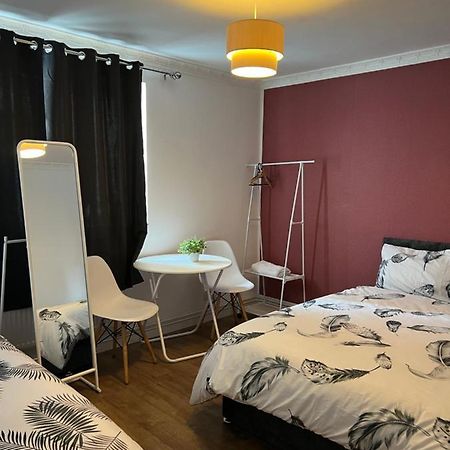 Private Room With Two Beds Near Central London Ngoại thất bức ảnh