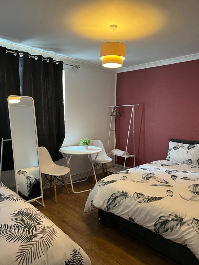 Private Room With Two Beds Near Central London Ngoại thất bức ảnh